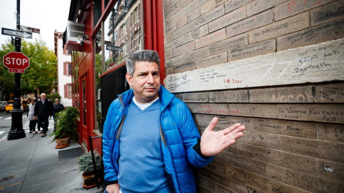 Owner of restaurant at famous ‘Friends’ location is tired of ‘annoying’ tourists
